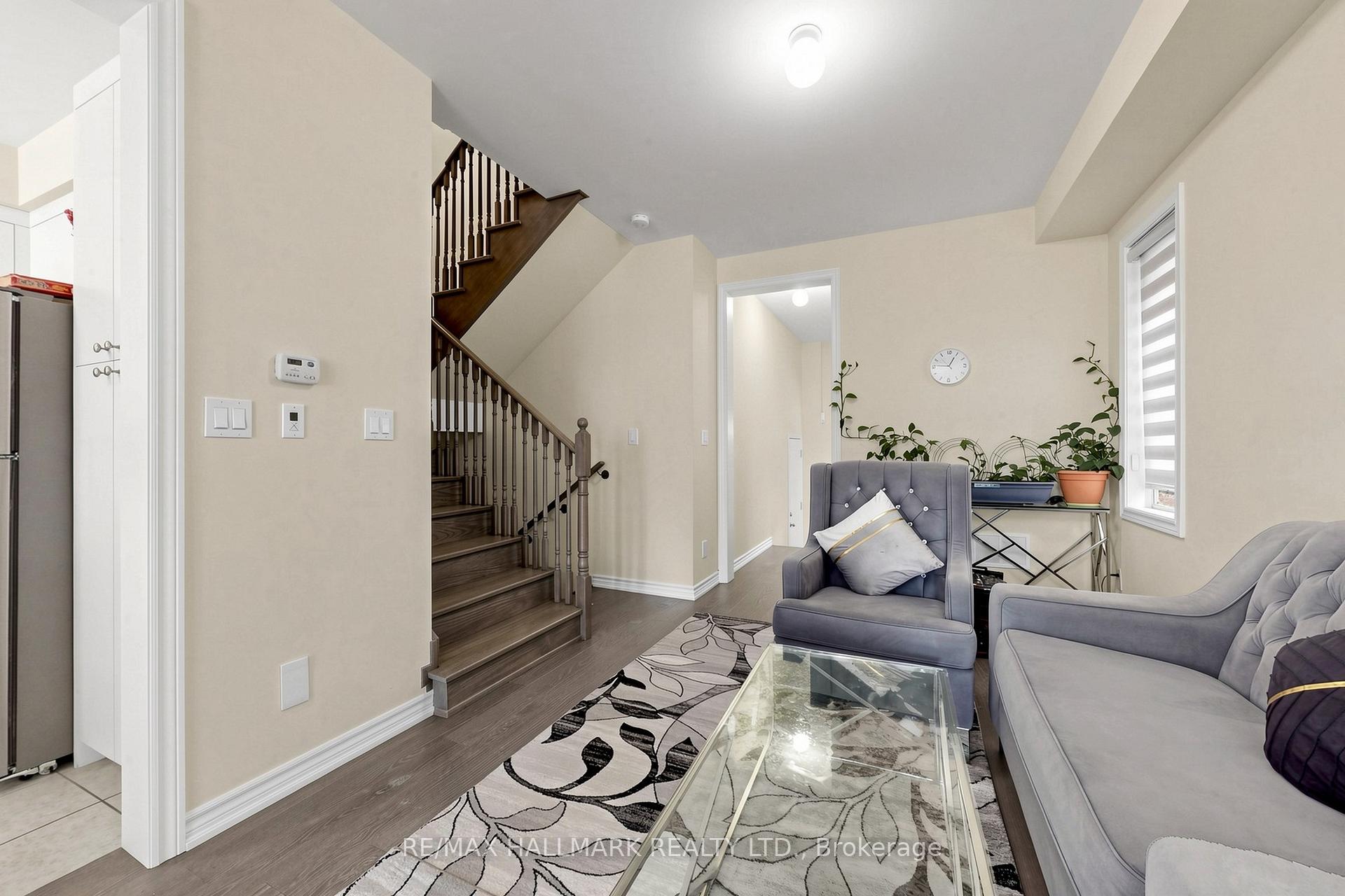 Photo 7 of 17 Closson Drive, Whitby, Rural Whitby — HOMEH