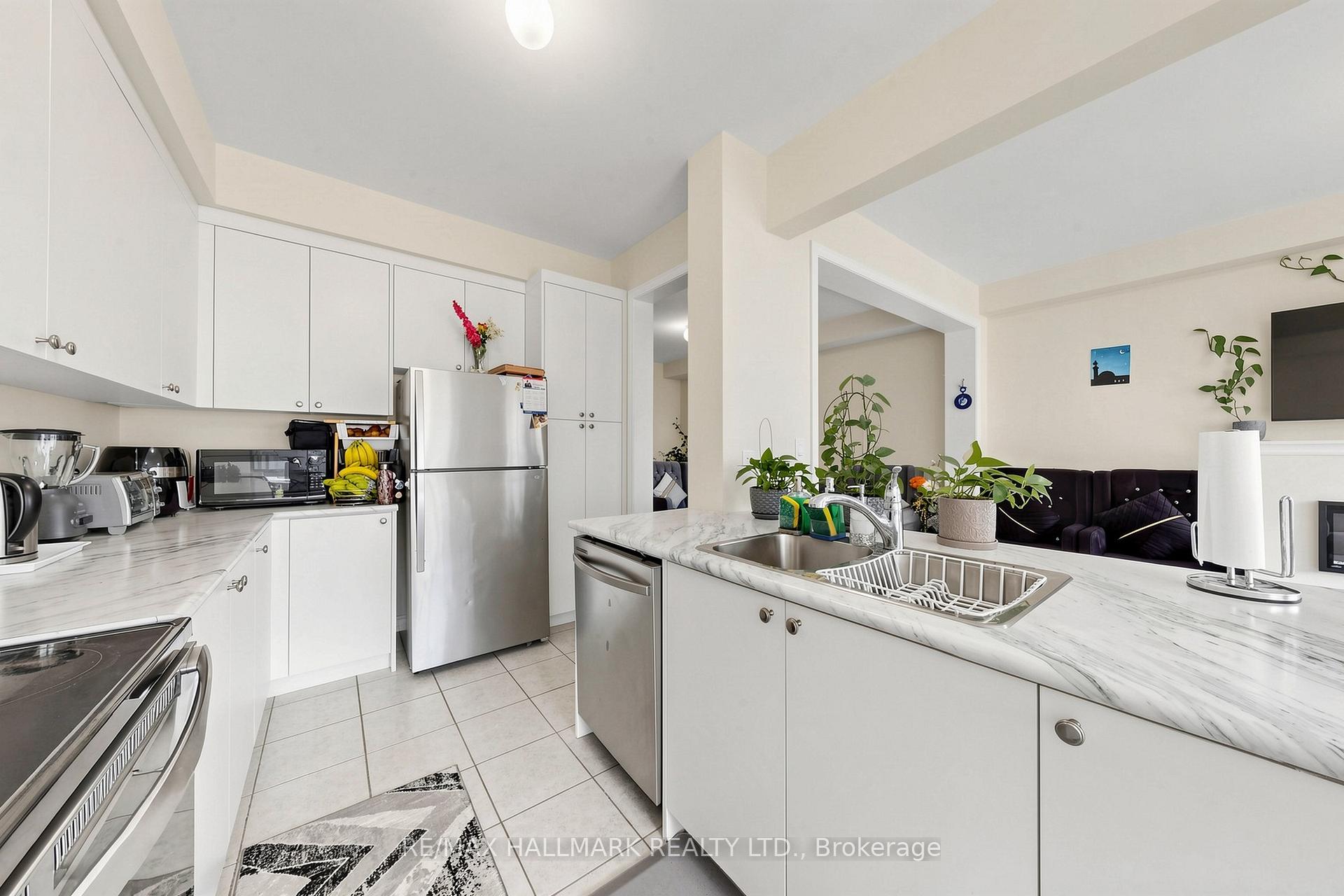 Photo 14 of 17 Closson Drive, Whitby, Rural Whitby — HOMEH