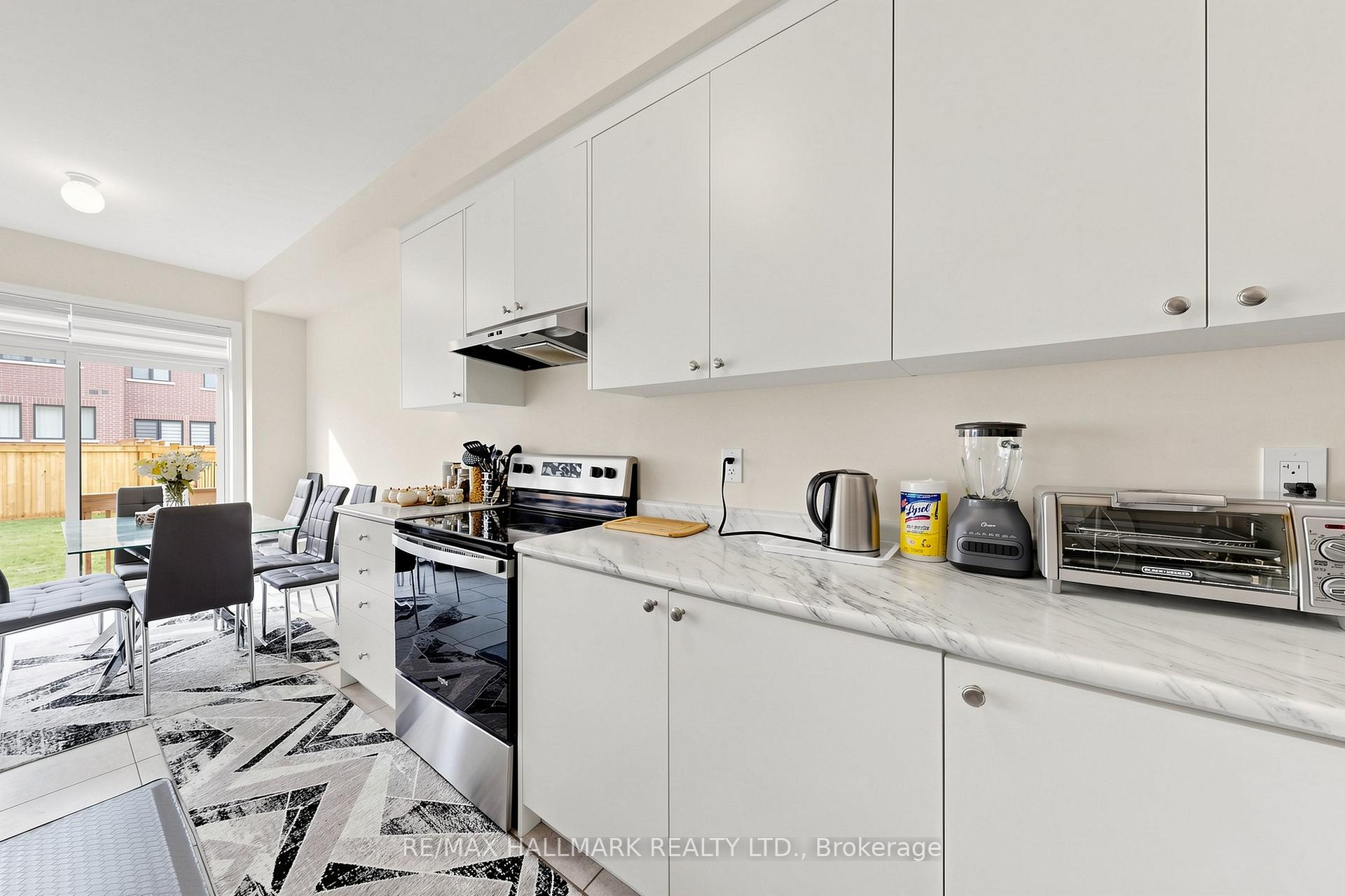 Photo 16 of 17 Closson Drive, Whitby, Rural Whitby — HOMEH