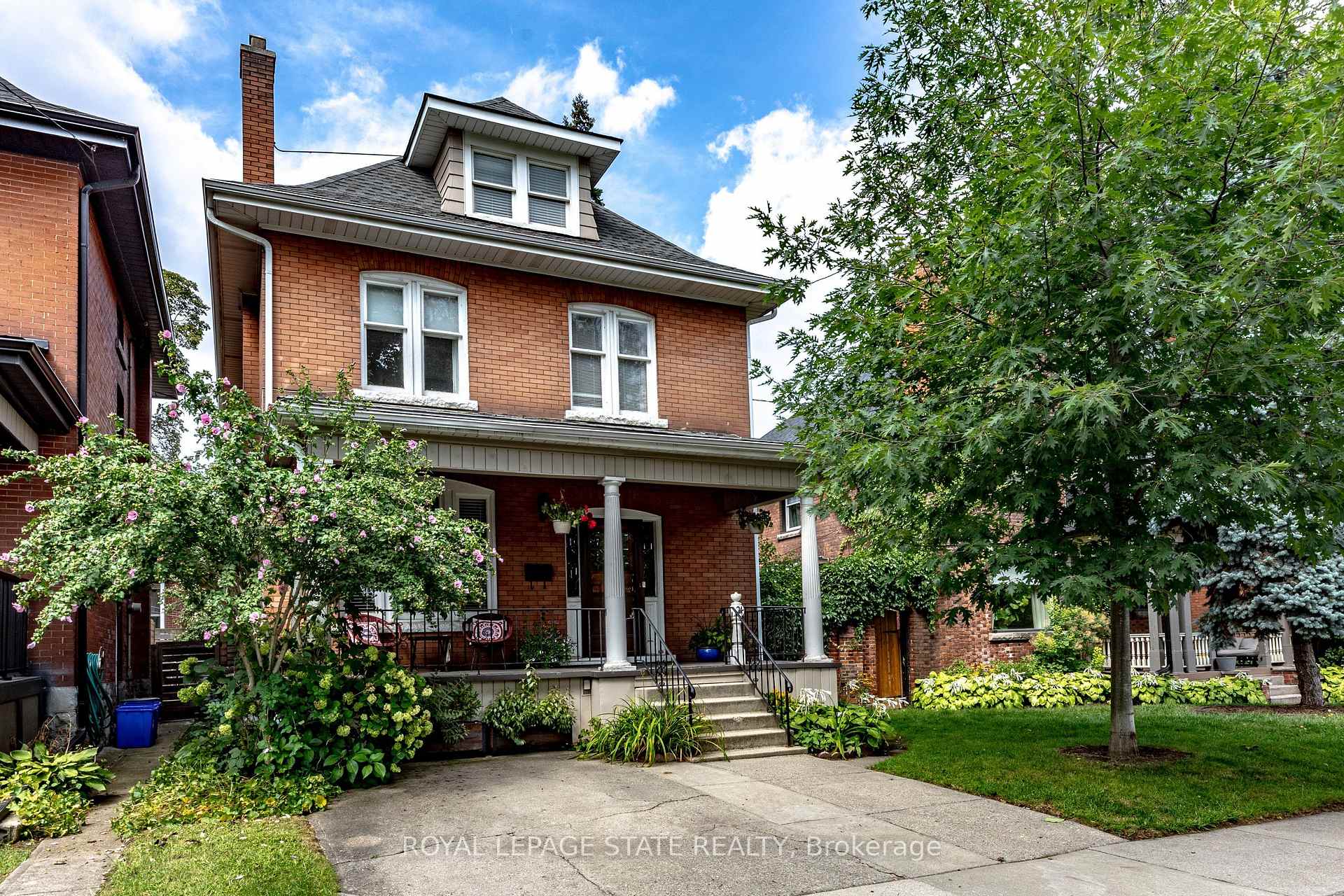 Photo 2 of 24 Fairleigh Crescent, Hamilton, St. Clair — HOMEH
