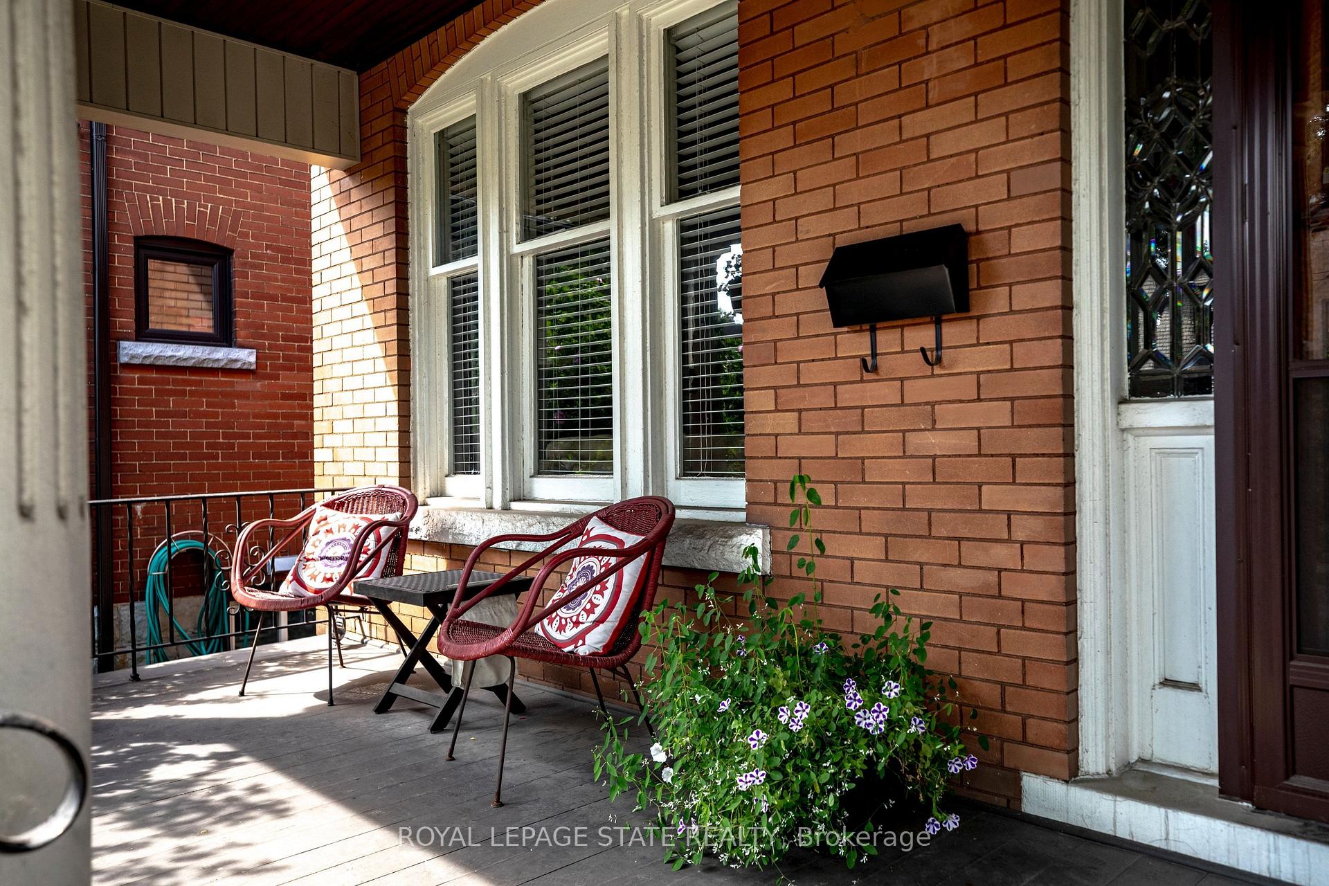 Photo 4 of 24 Fairleigh Crescent, Hamilton, St. Clair — HOMEH
