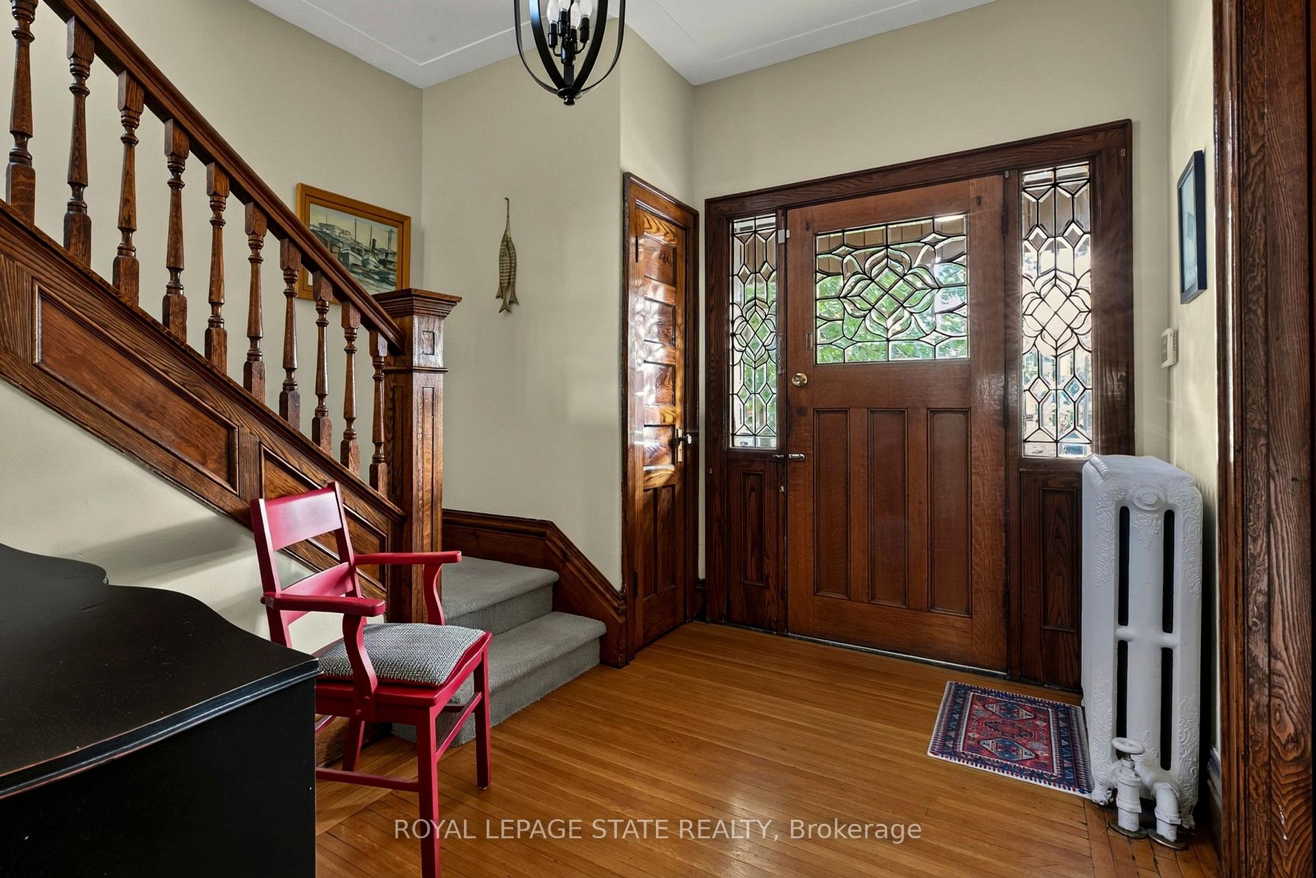 Photo 6 of 24 Fairleigh Crescent, Hamilton, St. Clair — HOMEH