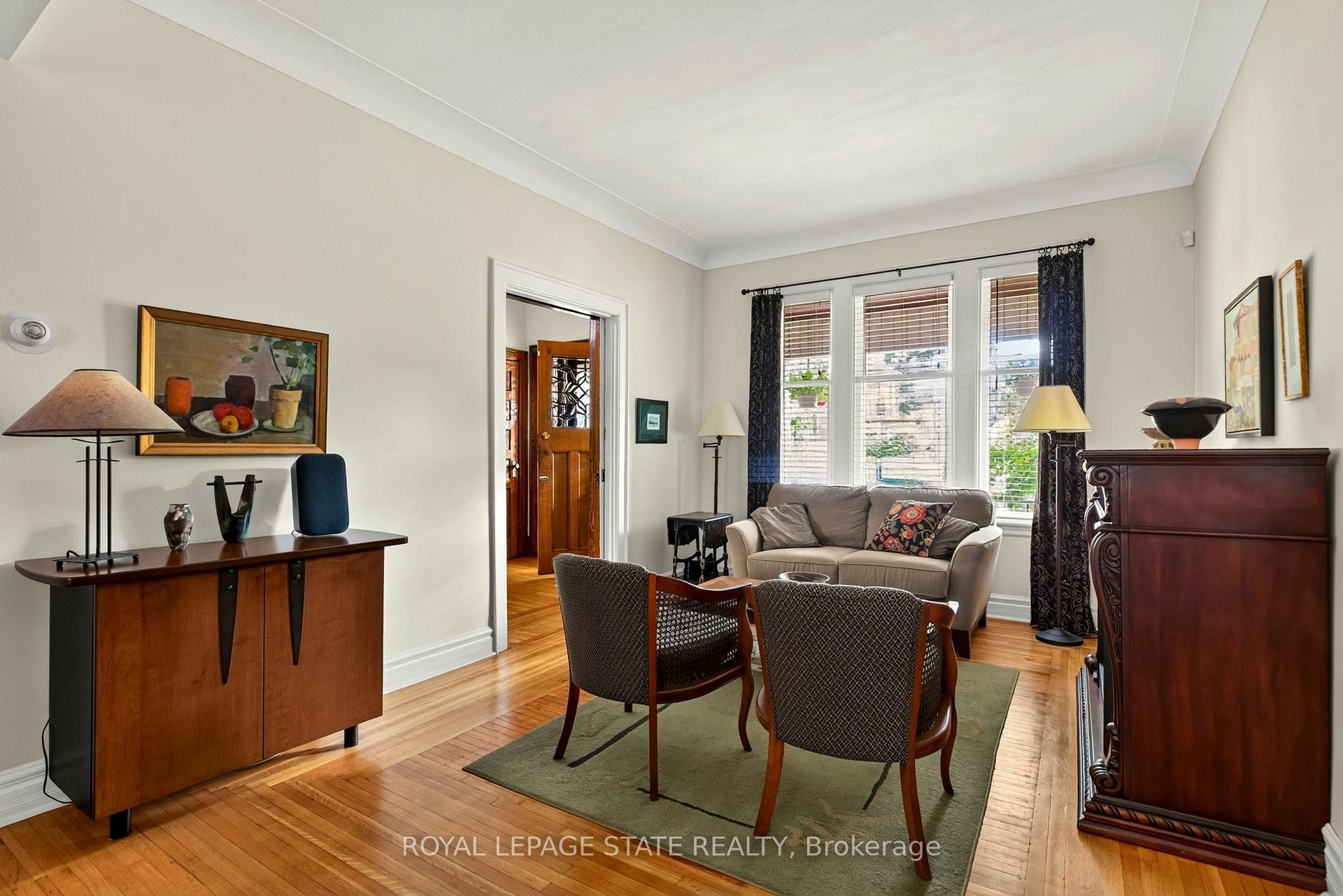 Photo 8 of 24 Fairleigh Crescent, Hamilton, St. Clair — HOMEH