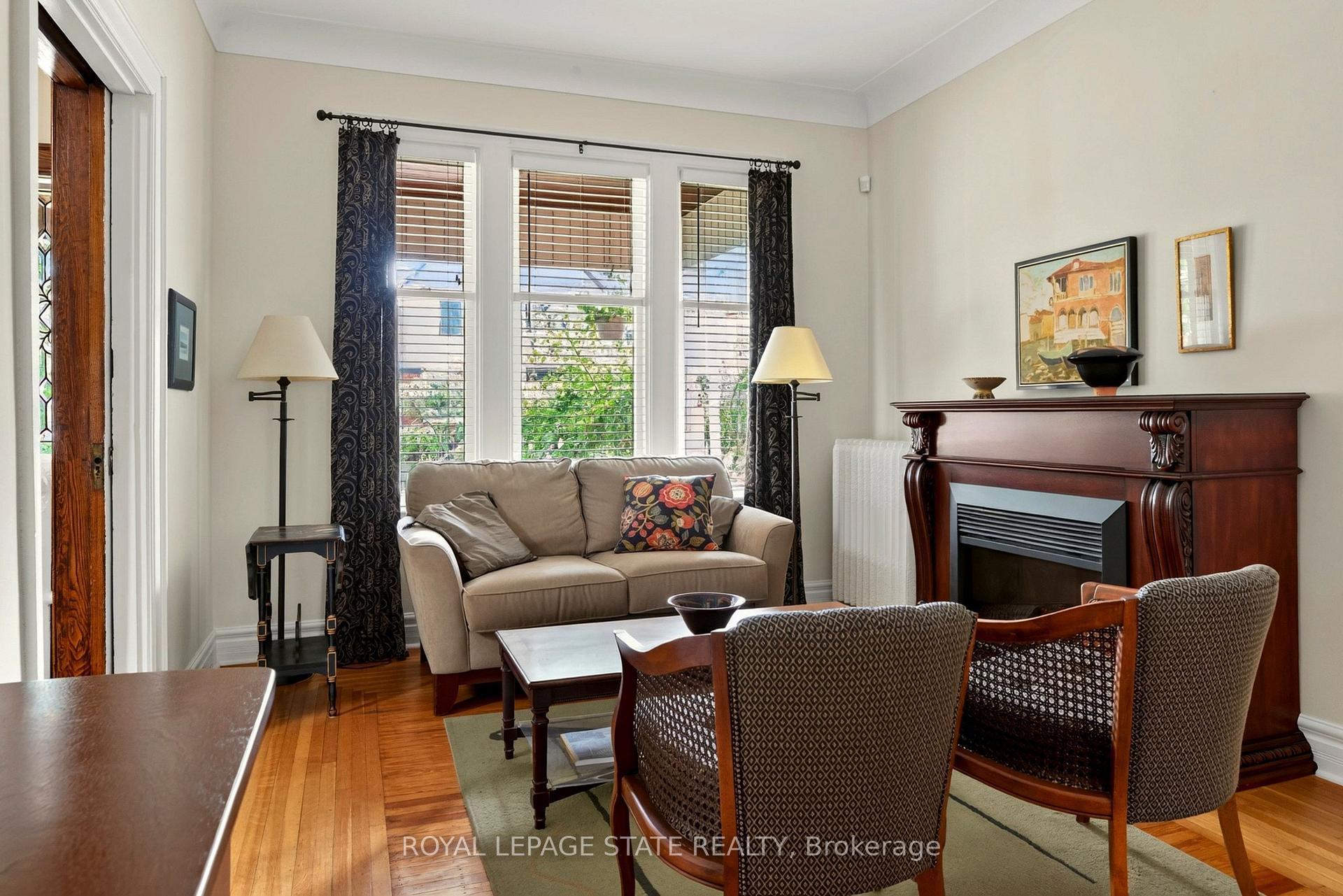 Photo 9 of 24 Fairleigh Crescent, Hamilton, St. Clair — HOMEH