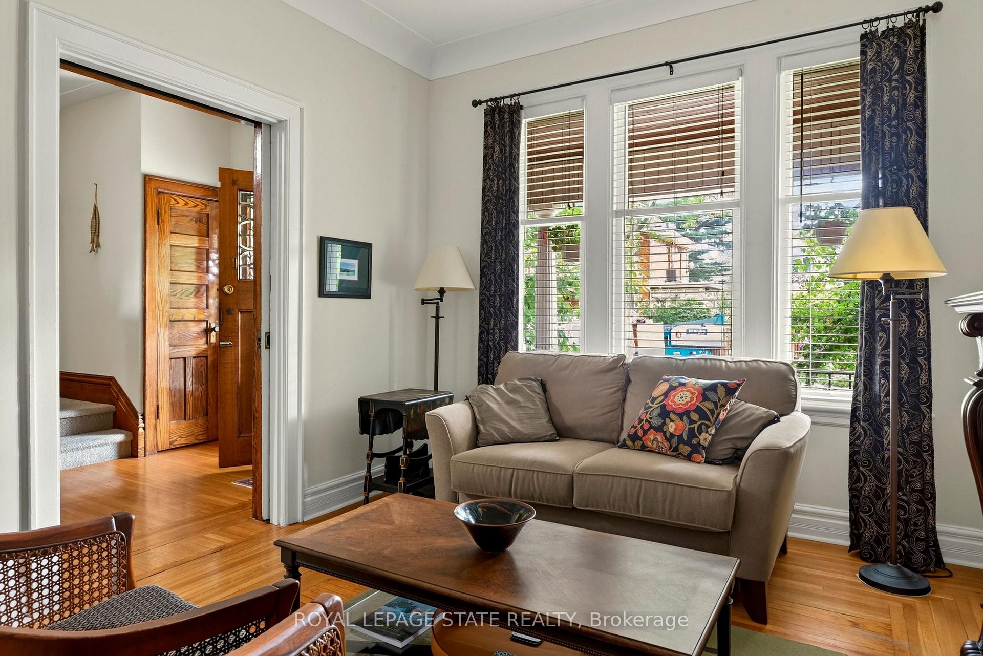 Photo 10 of 24 Fairleigh Crescent, Hamilton, St. Clair — HOMEH