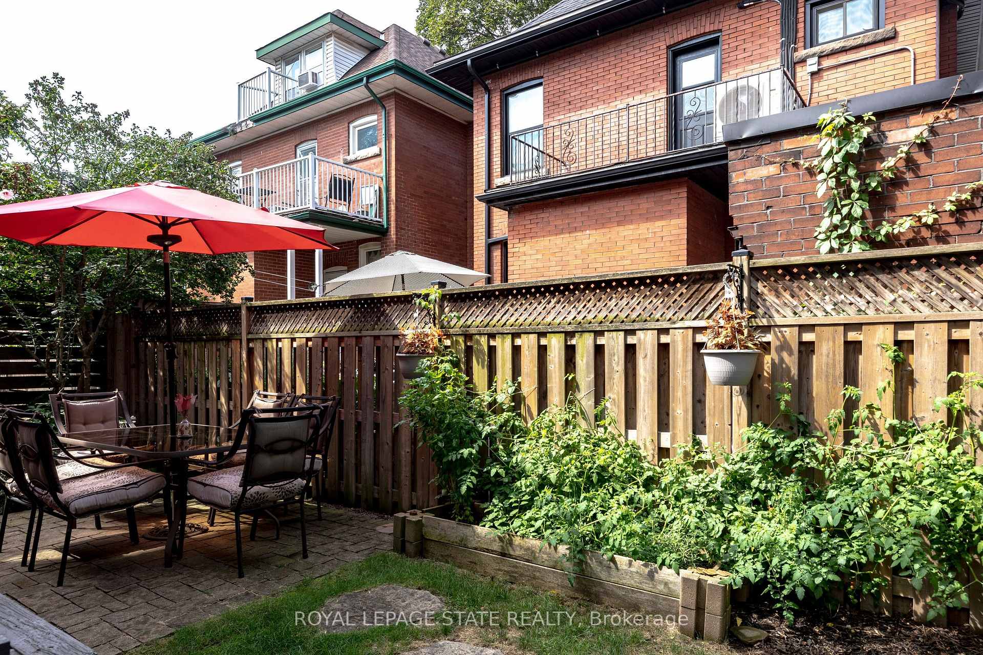 Photo 48 of 24 Fairleigh Crescent, Hamilton, St. Clair — HOMEH