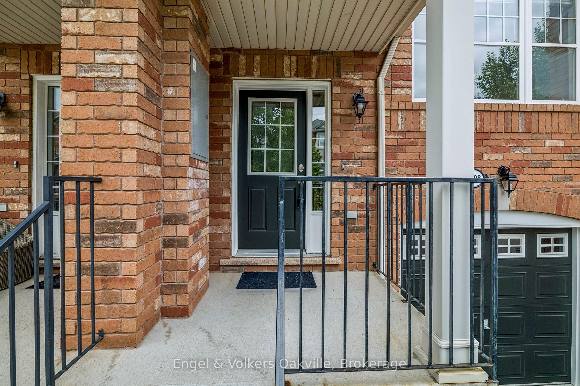 Photo 3 of 2408 Coho Way, Oakville, Westmount — HOMEH