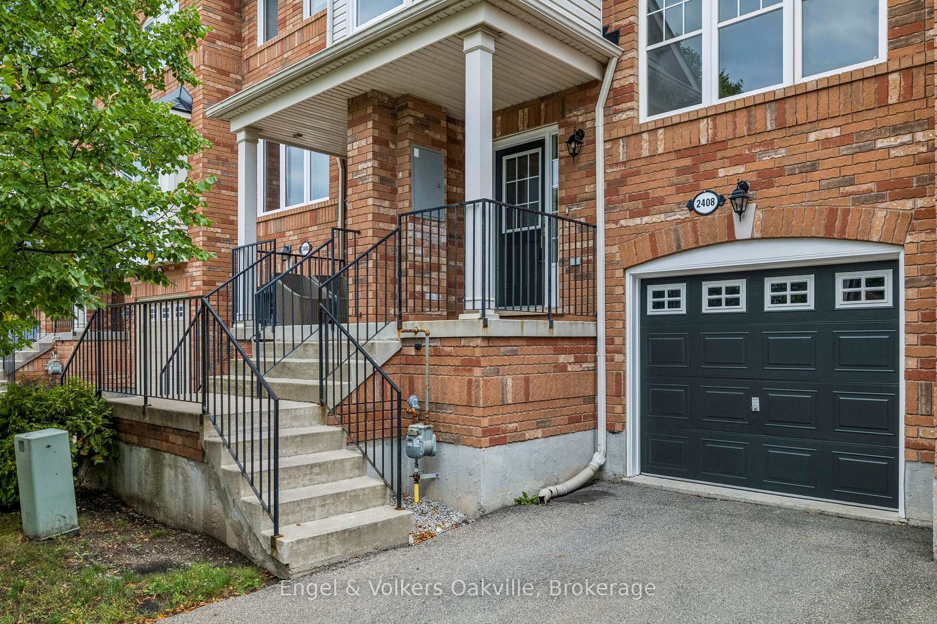 Photo 2 of 2408 Coho Way, Oakville, Westmount — HOMEH