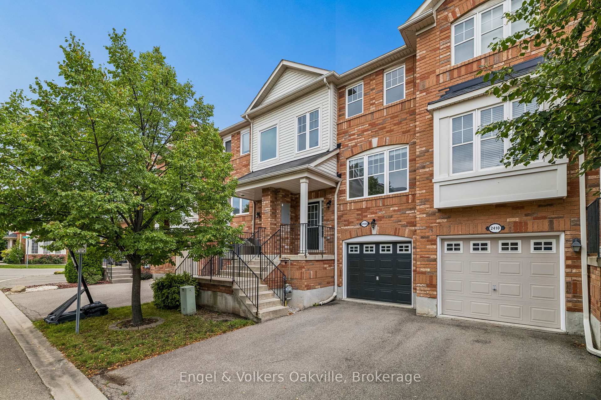 Photo 1 of 2408 Coho Way, Oakville, Westmount — HOMEH