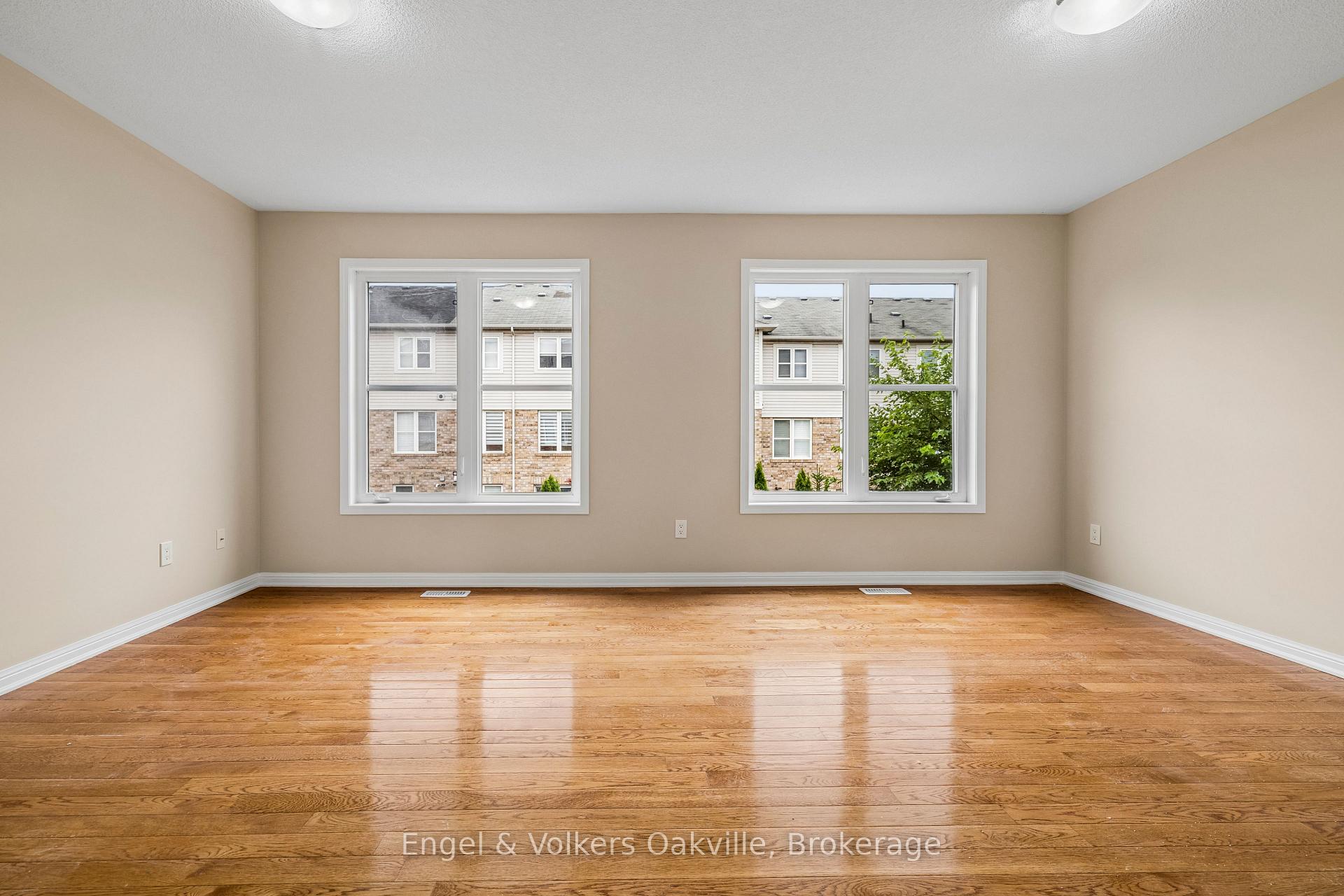 Photo 19 of 2408 Coho Way, Oakville, Westmount — HOMEH