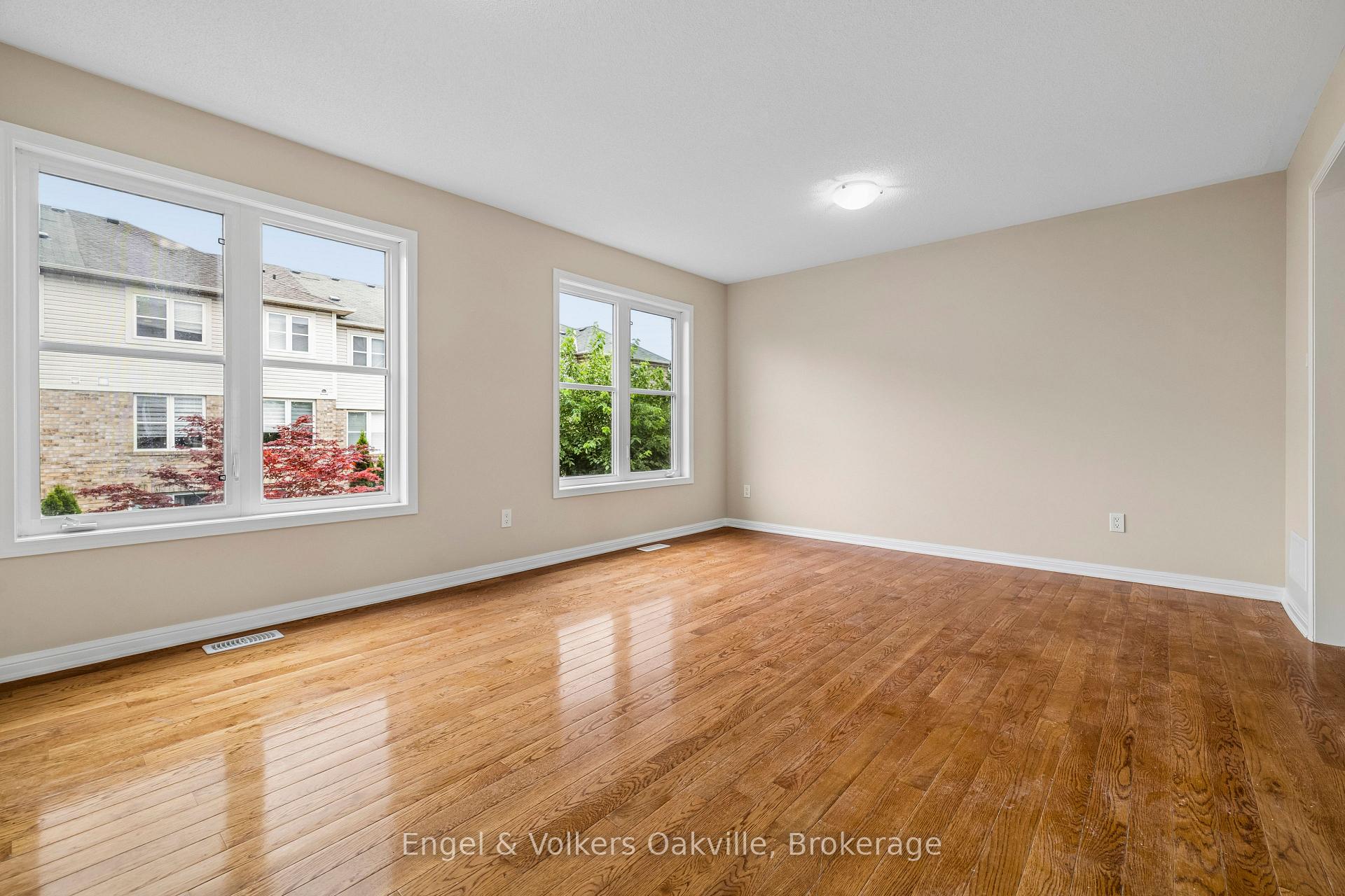 Photo 21 of 2408 Coho Way, Oakville, Westmount — HOMEH