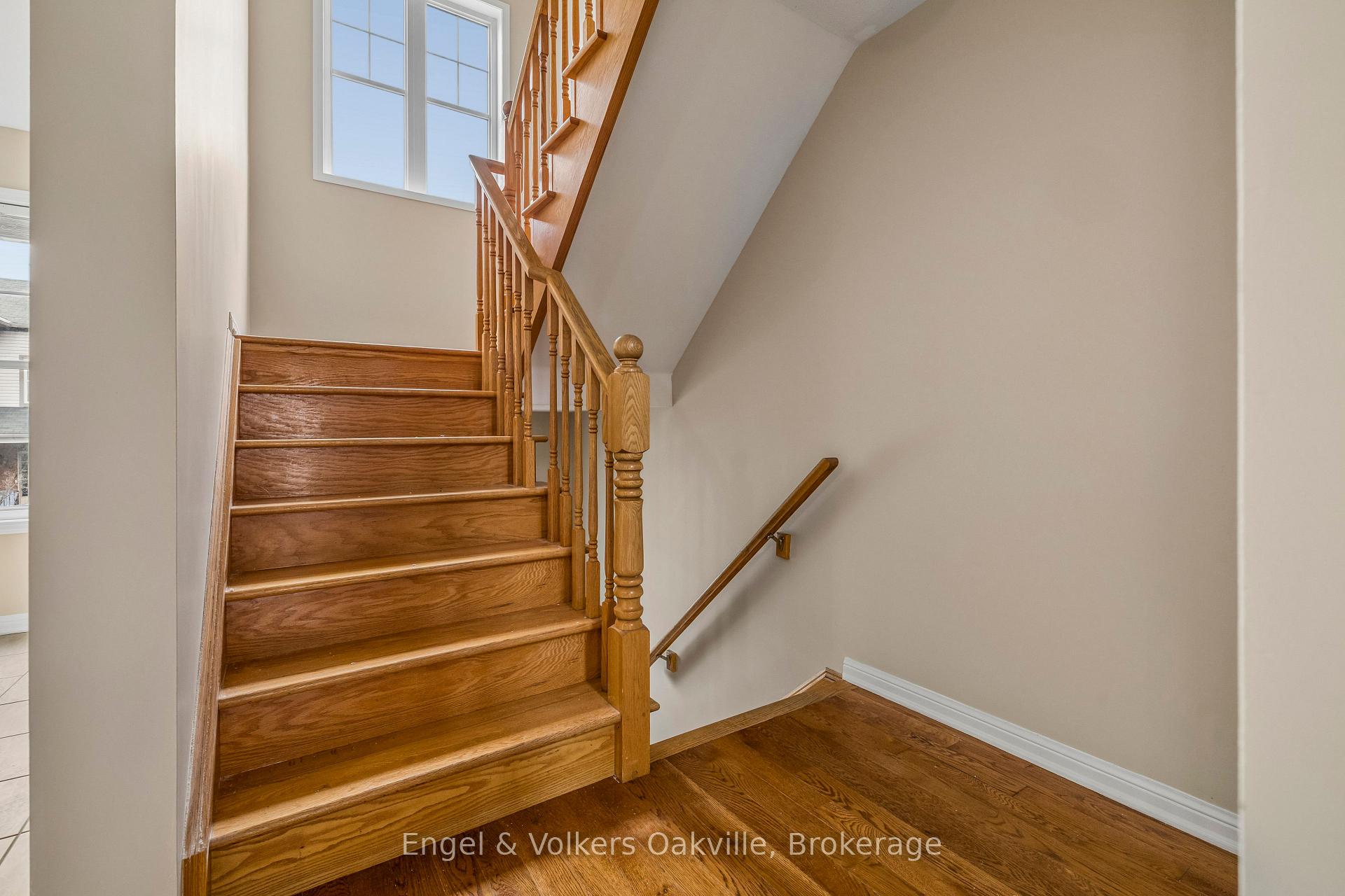 Photo 26 of 2408 Coho Way, Oakville, Westmount — HOMEH