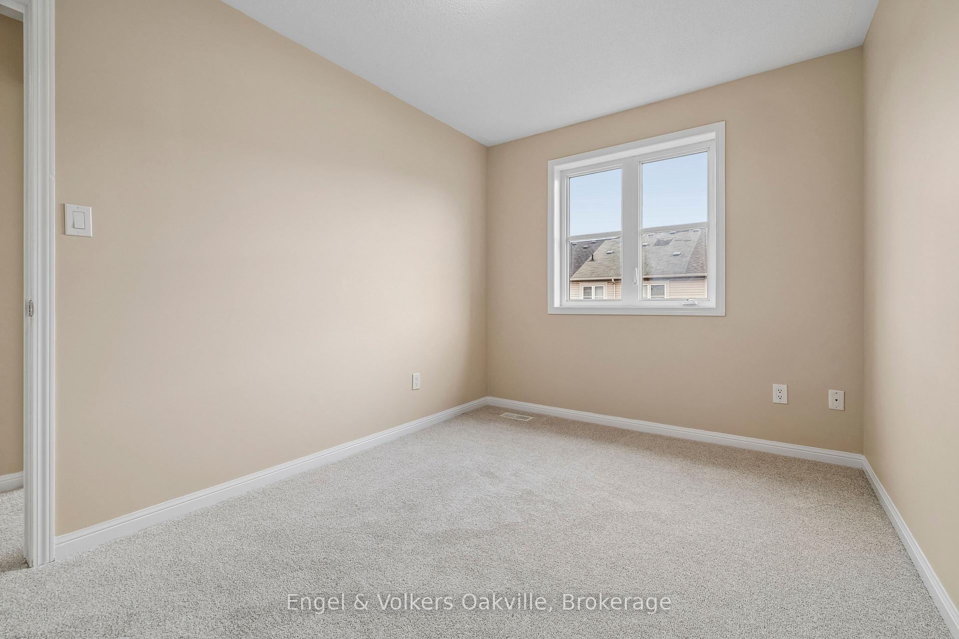 Photo 35 of 2408 Coho Way, Oakville, Westmount — HOMEH