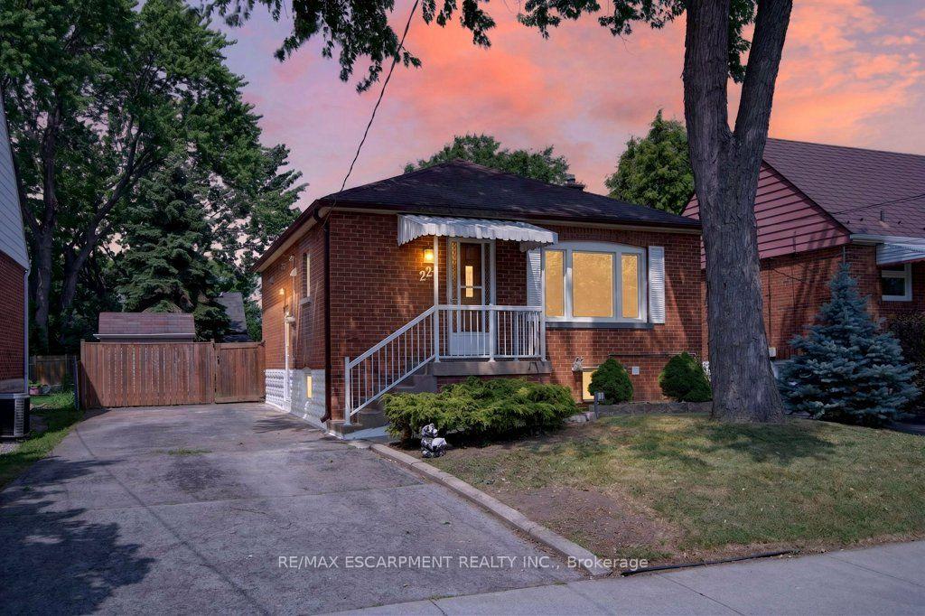 Photo of 220 East 13TH Street