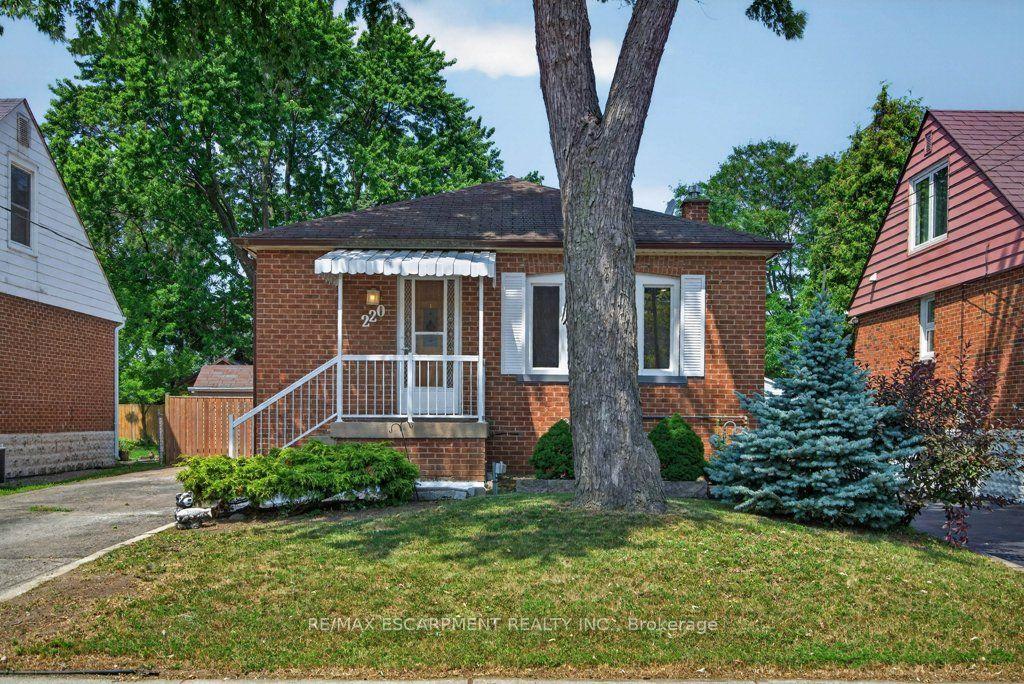 Photo 2 of 220 East 13TH Street, Hamilton, Inch Park — HOMEH