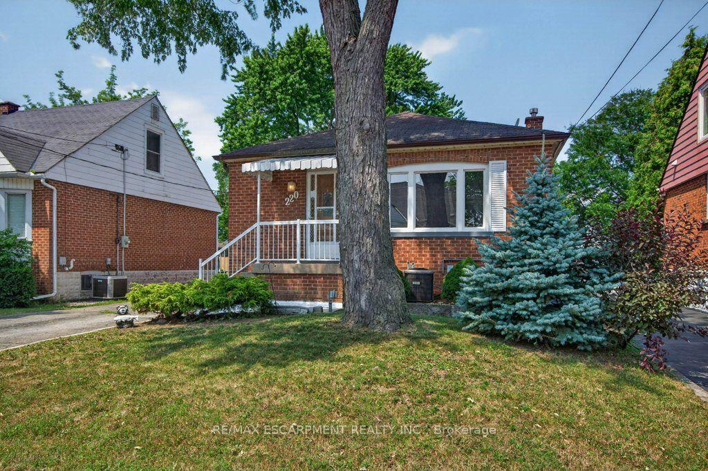 Photo 3 of 220 East 13TH Street, Hamilton, Inch Park — HOMEH