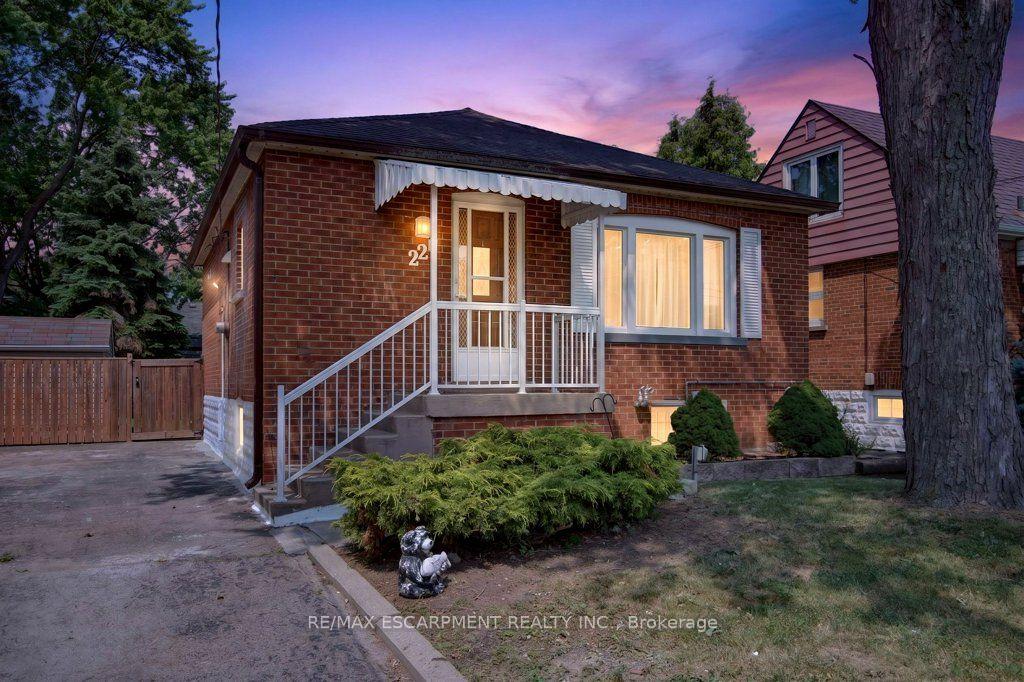 Photo 5 of 220 East 13TH Street, Hamilton, Inch Park — HOMEH