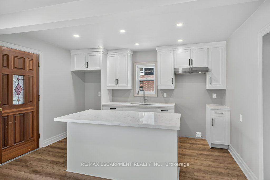 Photo 10 of 220 East 13TH Street, Hamilton, Inch Park — HOMEH