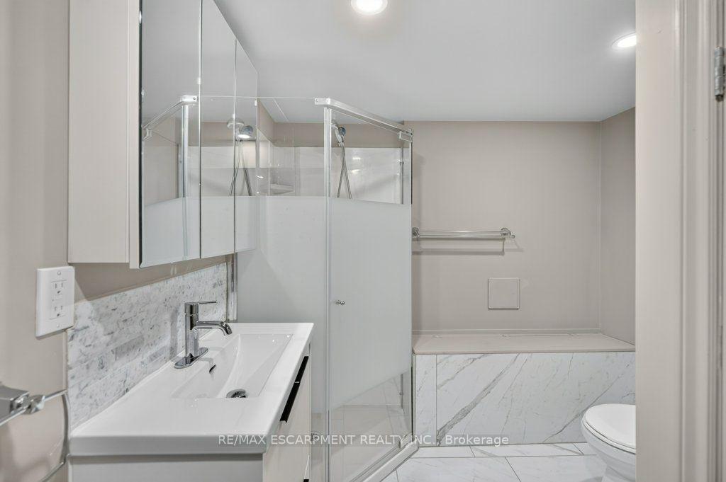 Photo 34 of 220 East 13TH Street, Hamilton, Inch Park — HOMEH