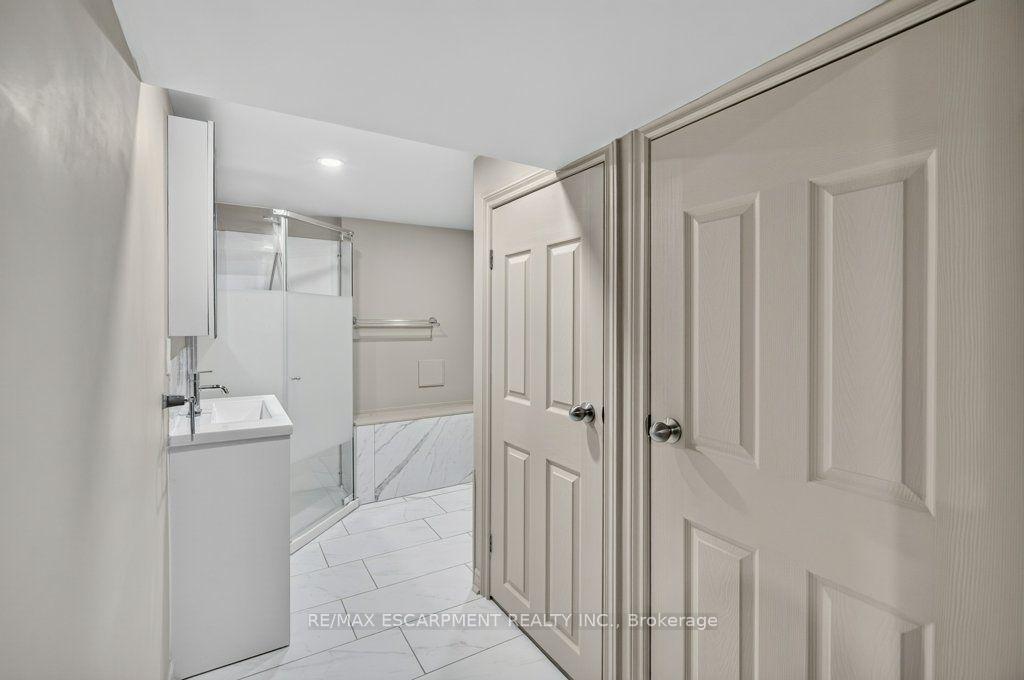 Photo 35 of 220 East 13TH Street, Hamilton, Inch Park — HOMEH
