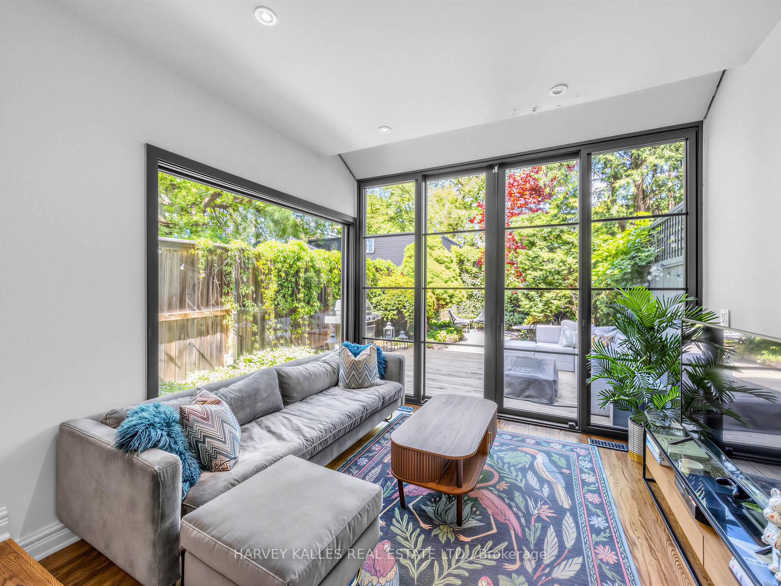 Photo 15 of 285 Brunswick Avenue, Toronto, University — HOMEH