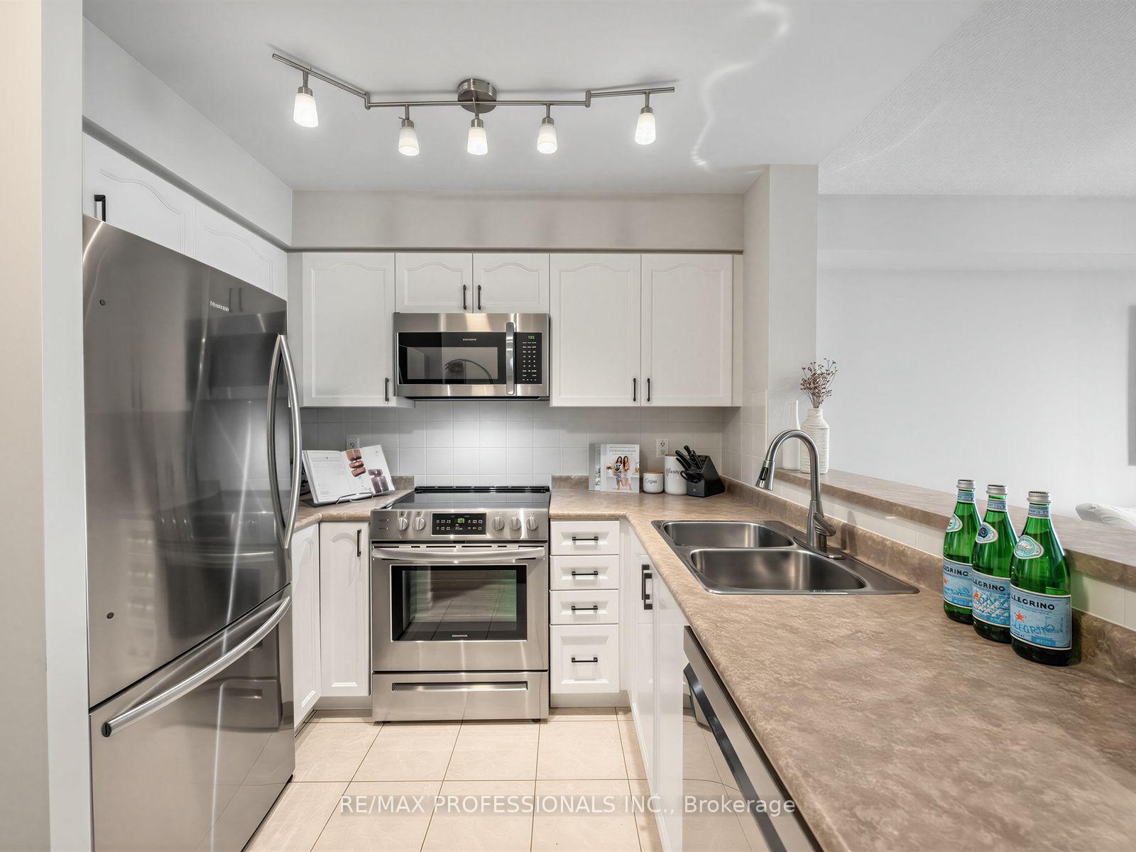 Photo 3 of Unit 509, 7 Michael Power Place, Etobicoke, Islington-City Centre West — HOMEH