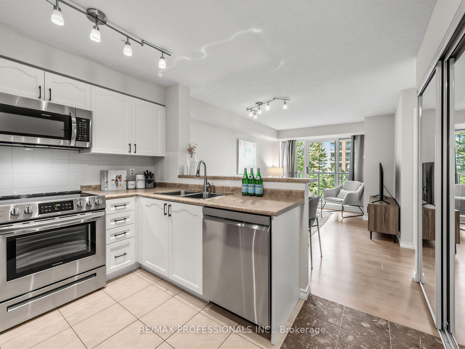 Photo 5 of Unit 509, 7 Michael Power Place, Etobicoke, Islington-City Centre West — HOMEH