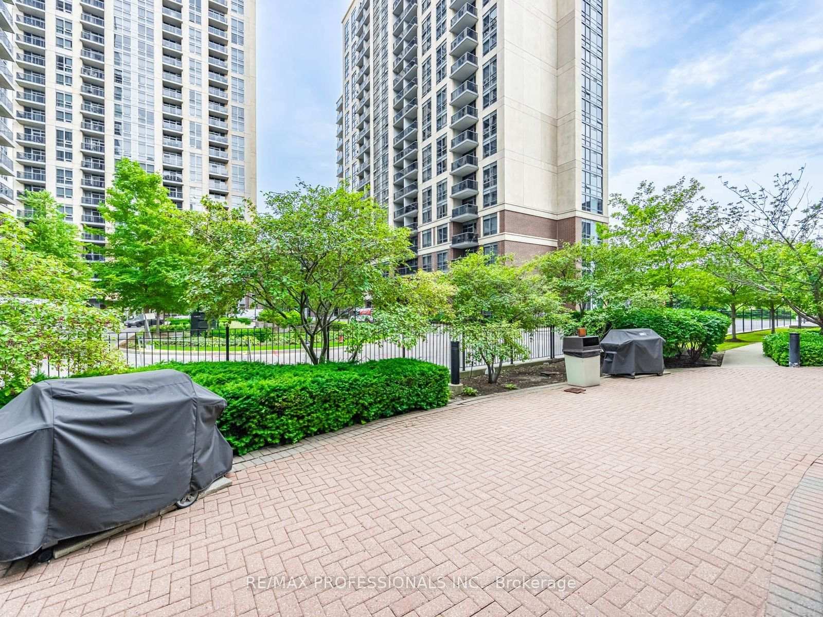 Photo 40 of Unit 509, 7 Michael Power Place, Etobicoke, Islington-City Centre West — HOMEH