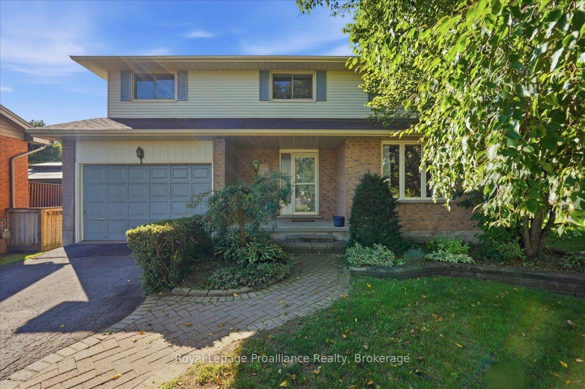 Photo 2 of 125 Tracey Park Drive, Belleville, Belleville Ward — HOMEH