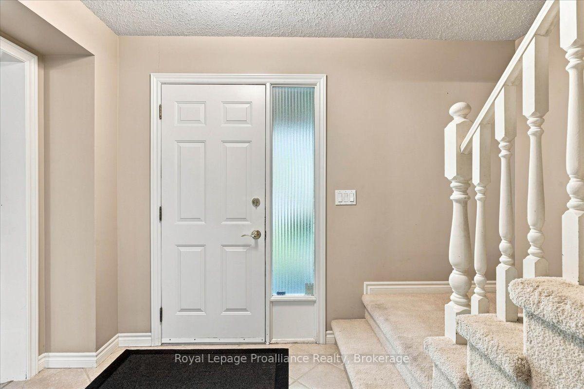 Photo 4 of 125 Tracey Park Drive, Belleville, Belleville Ward — HOMEH