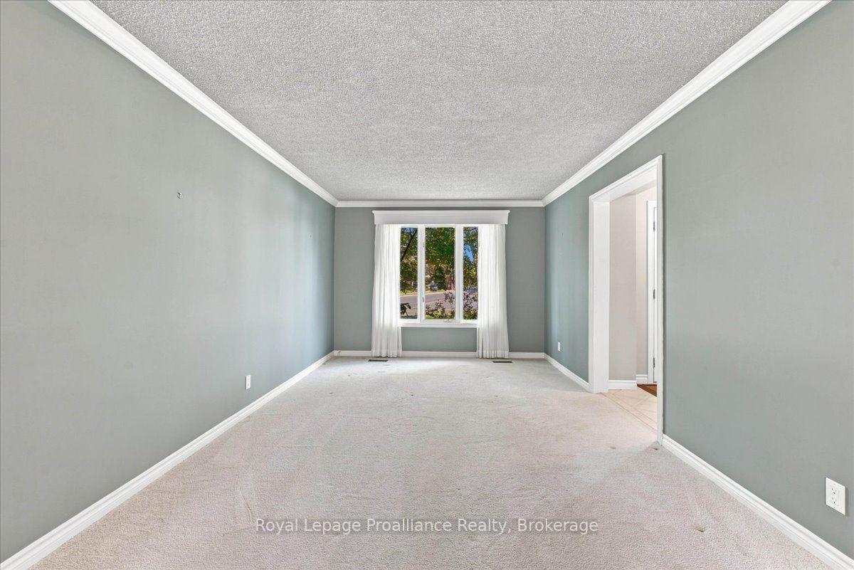 Photo 6 of 125 Tracey Park Drive, Belleville, Belleville Ward — HOMEH