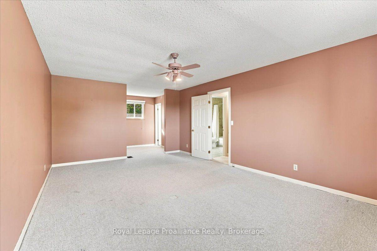 Photo 18 of 125 Tracey Park Drive, Belleville, Belleville Ward — HOMEH