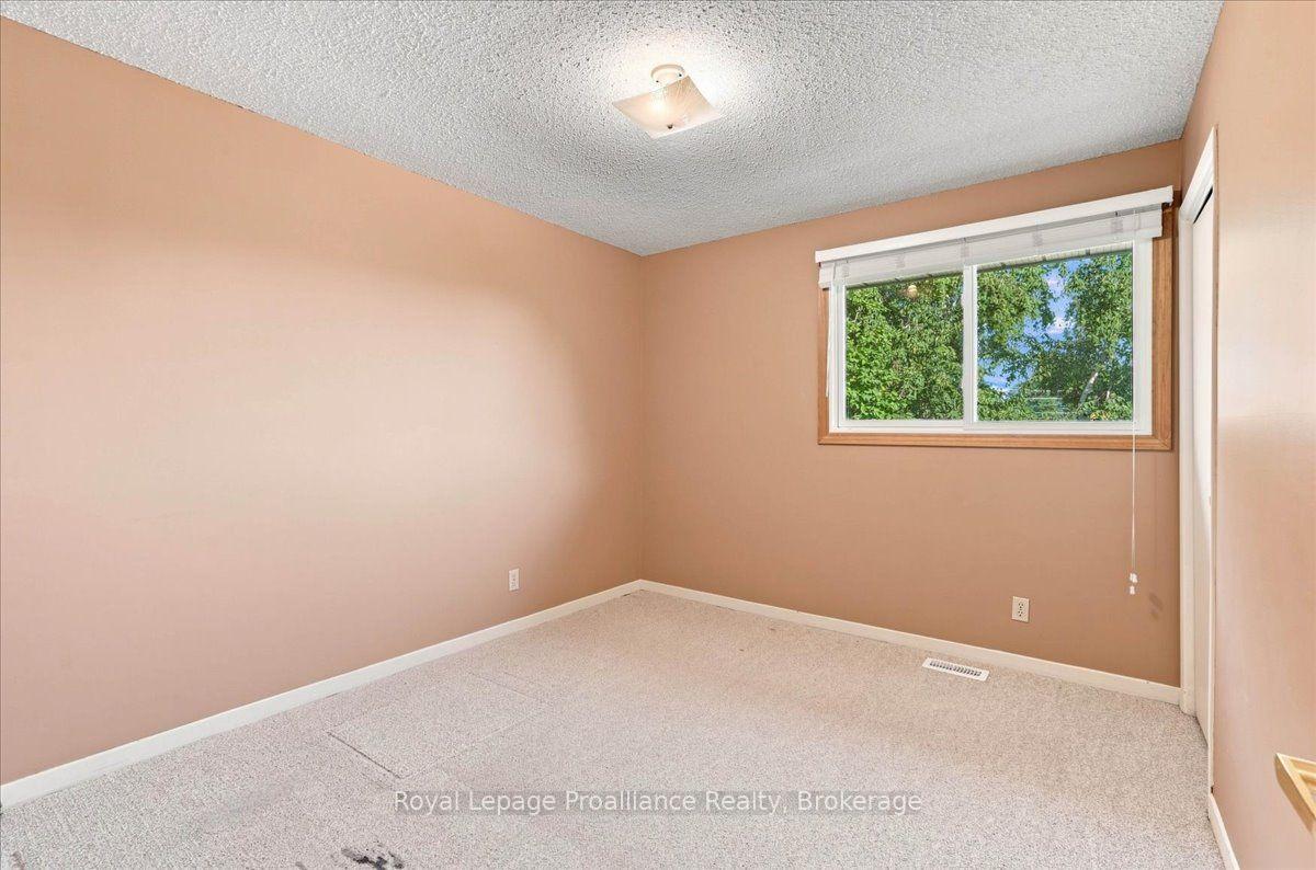 Photo 20 of 125 Tracey Park Drive, Belleville, Belleville Ward — HOMEH