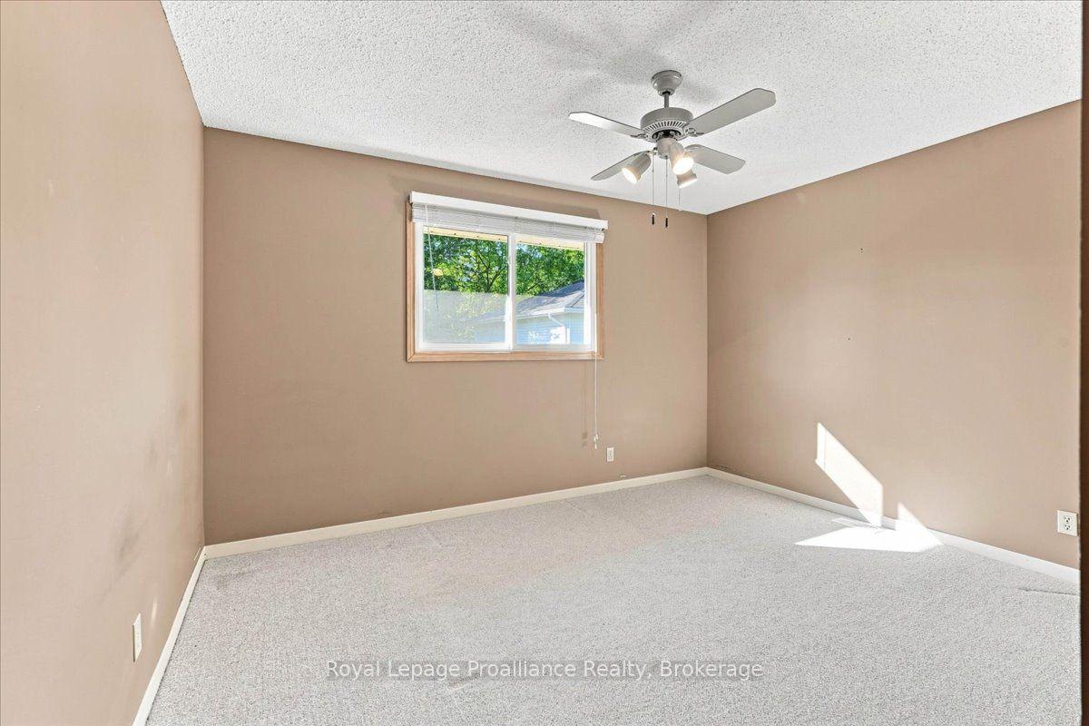 Photo 22 of 125 Tracey Park Drive, Belleville, Belleville Ward — HOMEH