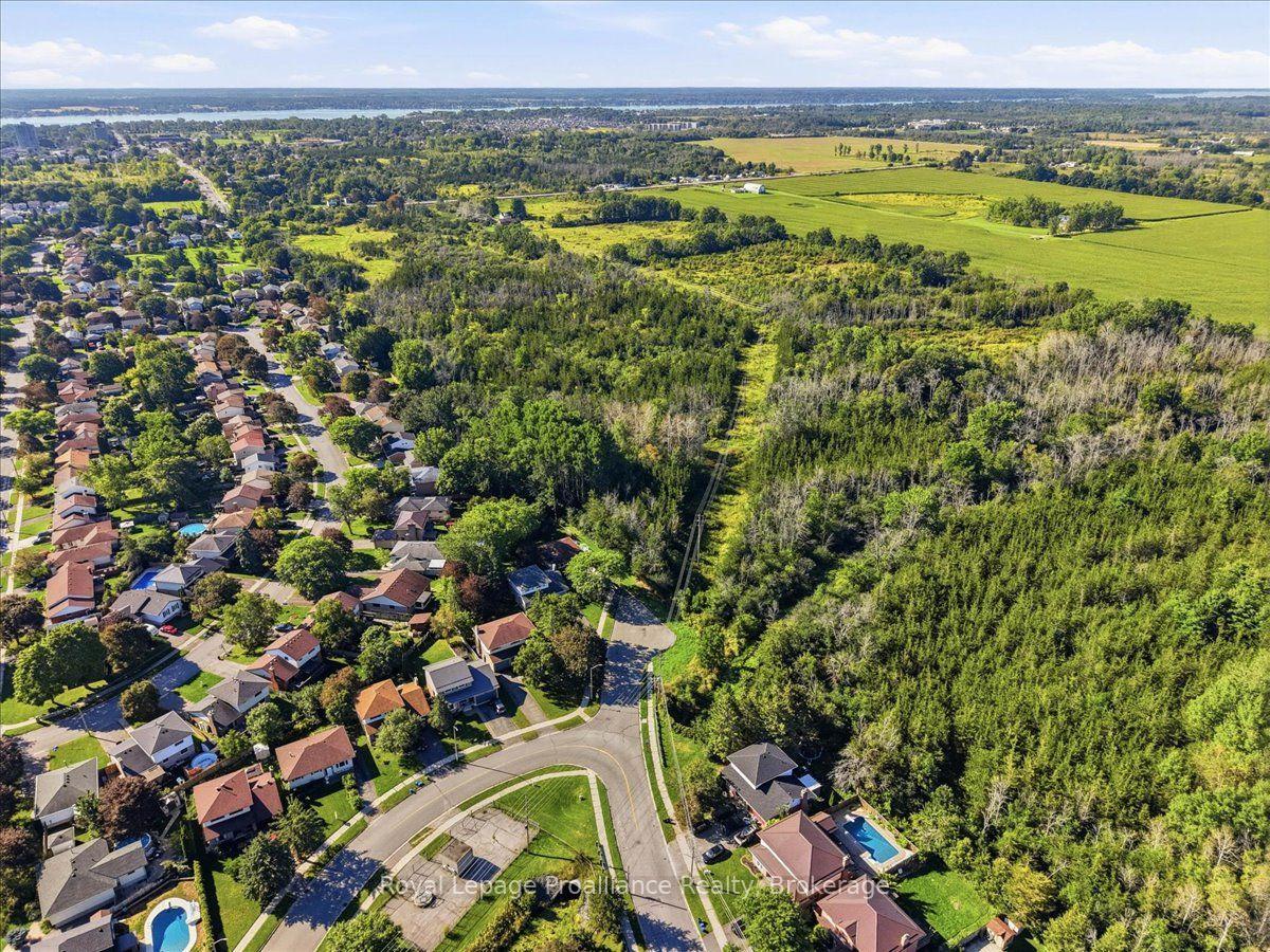 Photo 39 of 125 Tracey Park Drive, Belleville, Belleville Ward — HOMEH