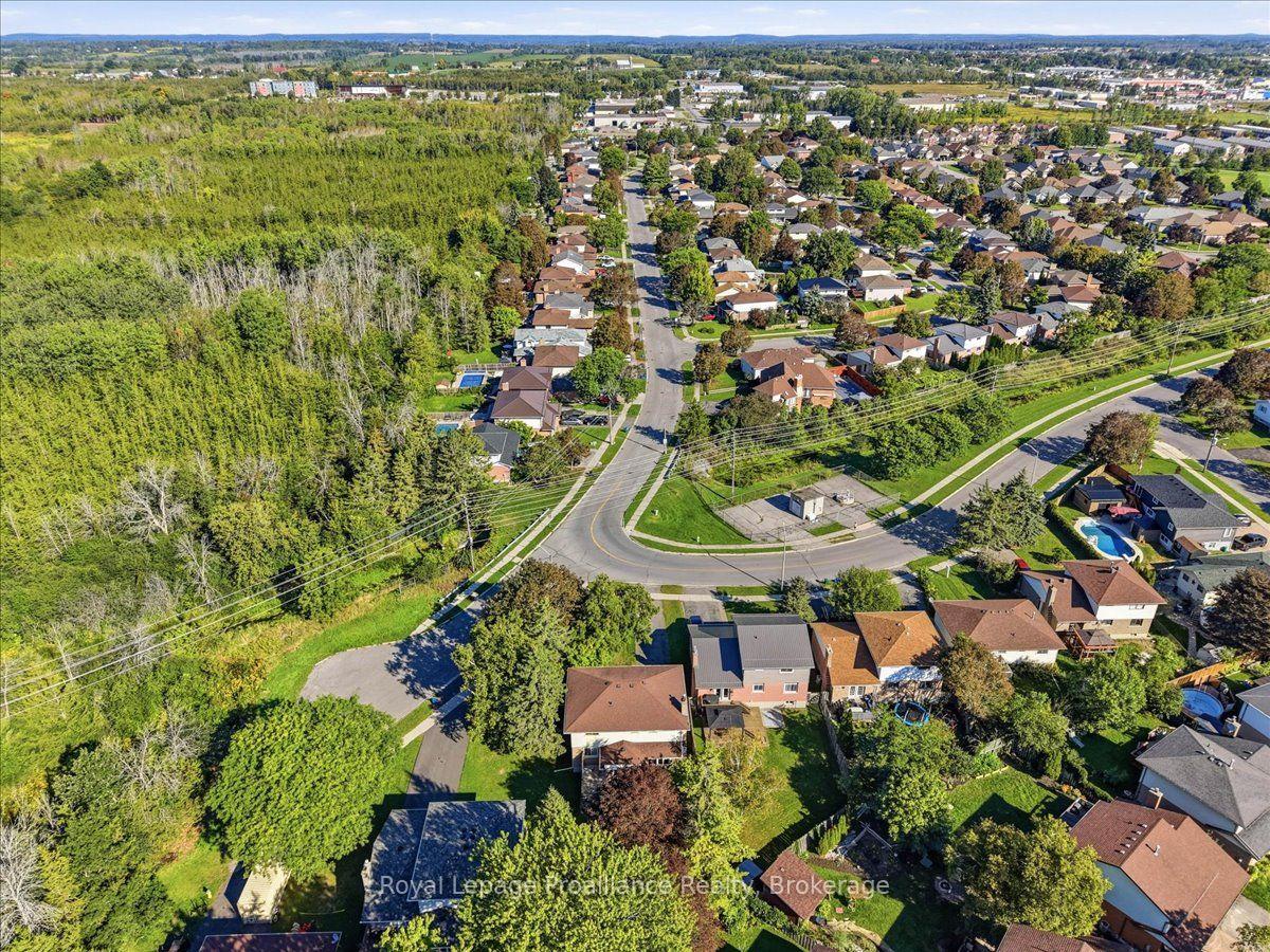 Photo 40 of 125 Tracey Park Drive, Belleville, Belleville Ward — HOMEH
