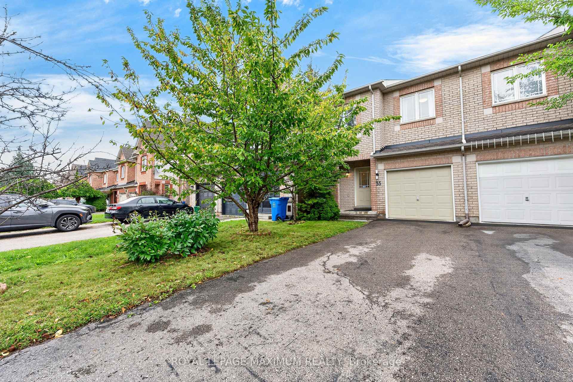 Photo 2 of 35 Marshview Avenue, Aurora, Bayview Northeast — HOMEH