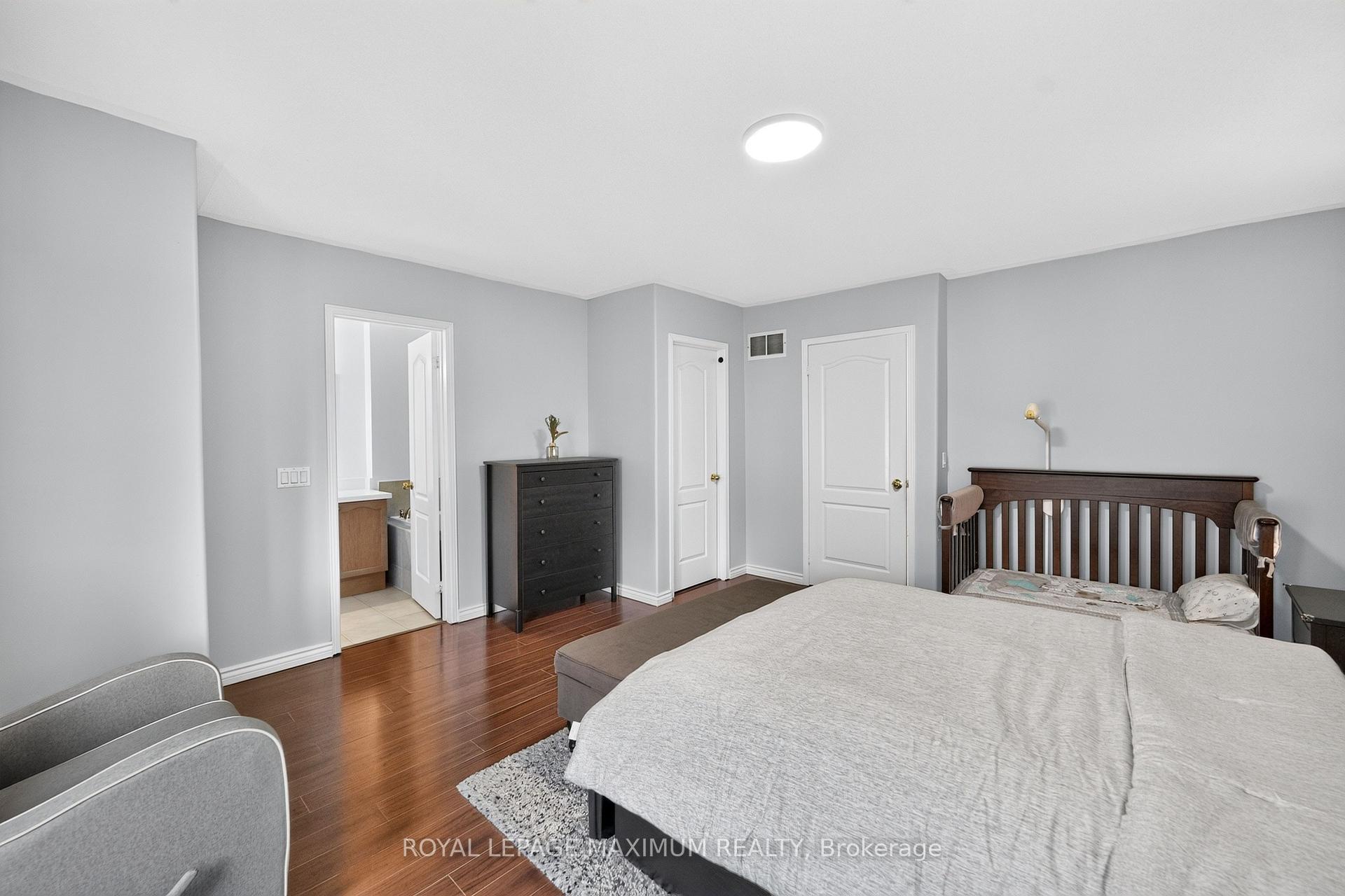 Photo 22 of 35 Marshview Avenue, Aurora, Bayview Northeast — HOMEH