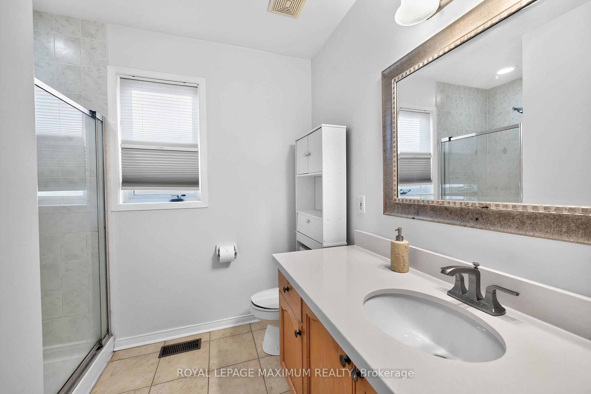 Photo 23 of 35 Marshview Avenue, Aurora, Bayview Northeast — HOMEH