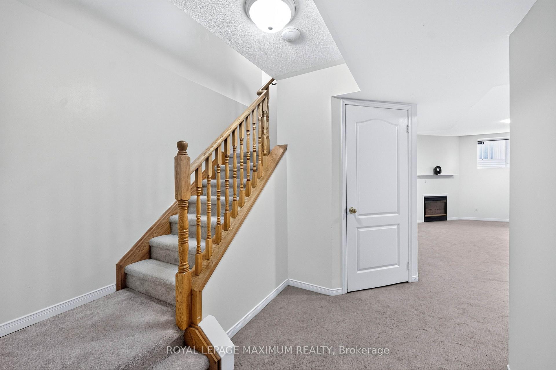 Photo 33 of 35 Marshview Avenue, Aurora, Bayview Northeast — HOMEH