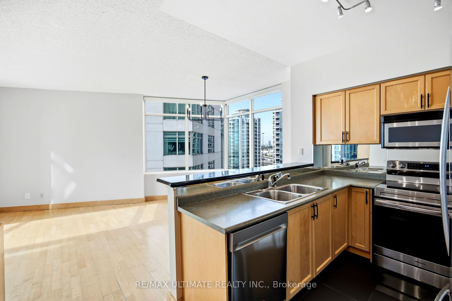 Photo 10 of Unit 1113, 5 Marine Parade Drive, Etobicoke, Mimico — HOMEH