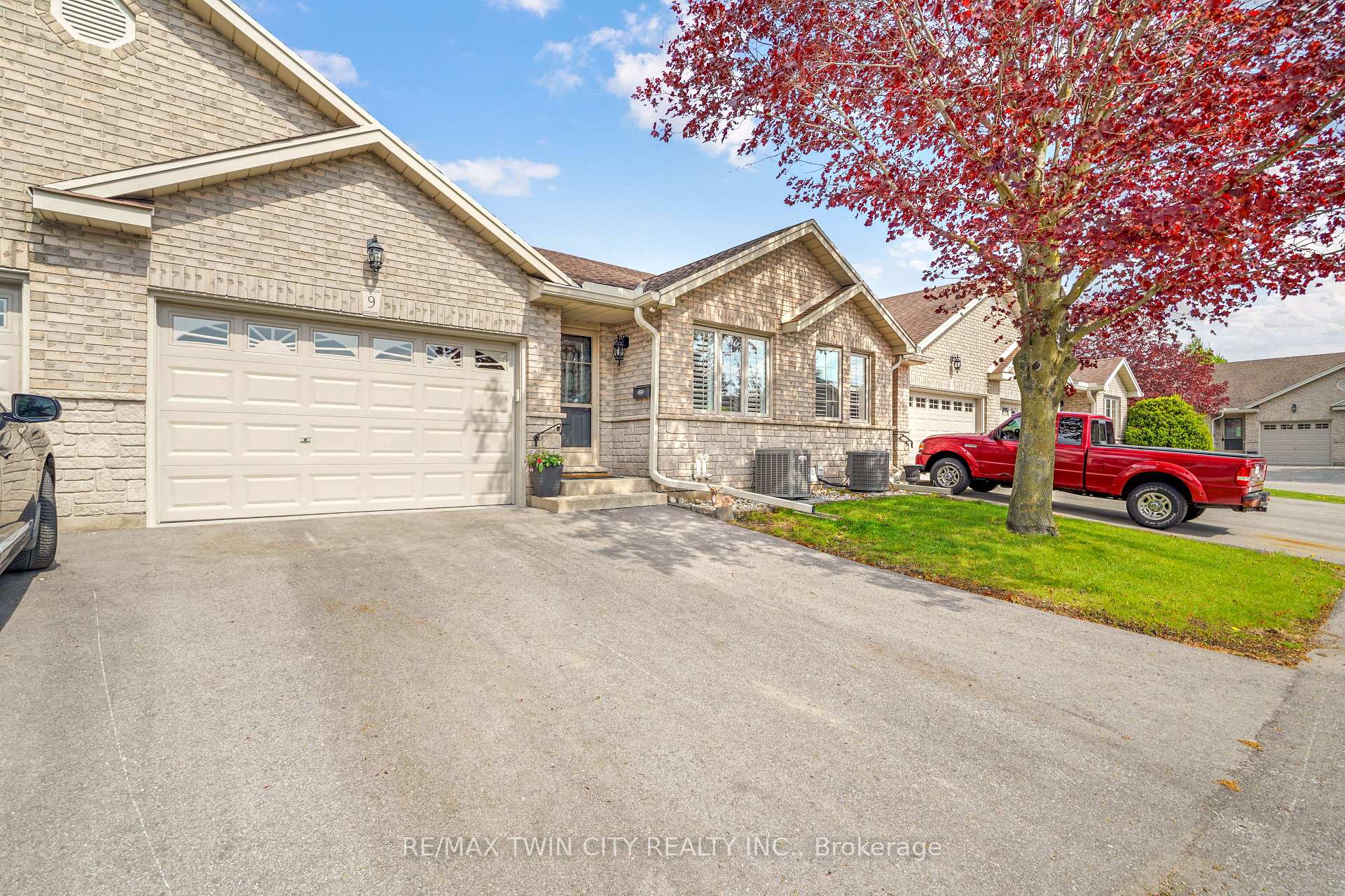 Photo 2 of Unit 9, 24 Griffiths Drive, Brant, Paris — HOMEH