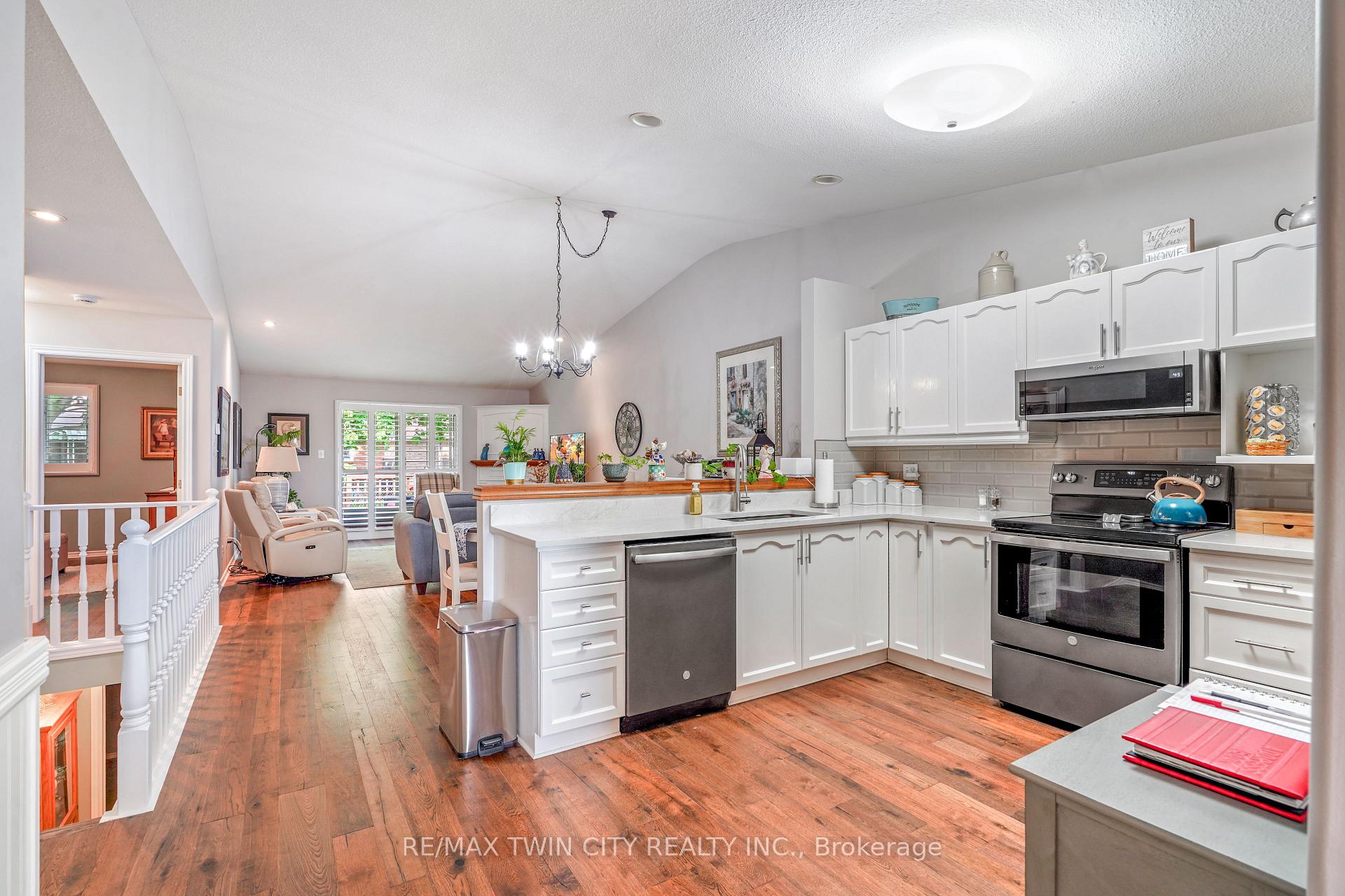 Photo 8 of Unit 9, 24 Griffiths Drive, Brant, Paris — HOMEH