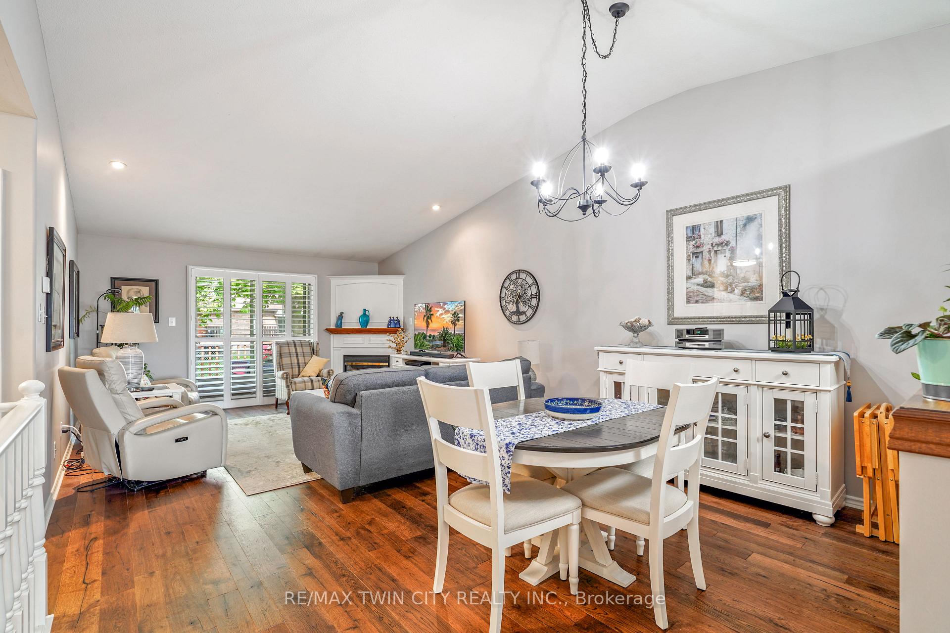 Photo 11 of Unit 9, 24 Griffiths Drive, Brant, Paris — HOMEH