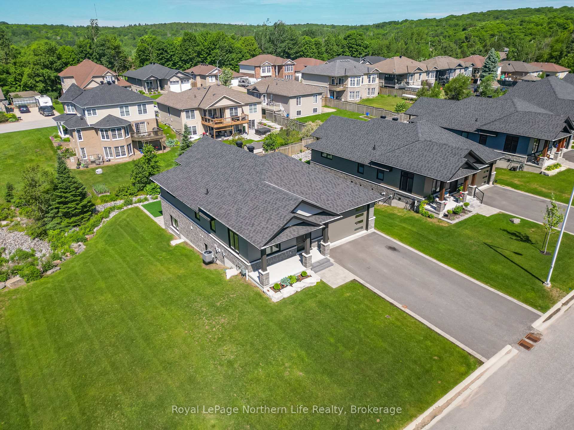 Photo 2 of 9 Silver Maple Lane, North Bay, Airport — HOMEH