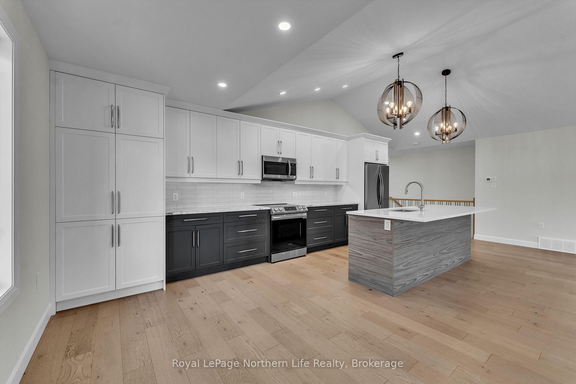 Photo 15 of 9 Silver Maple Lane, North Bay, Airport — HOMEH