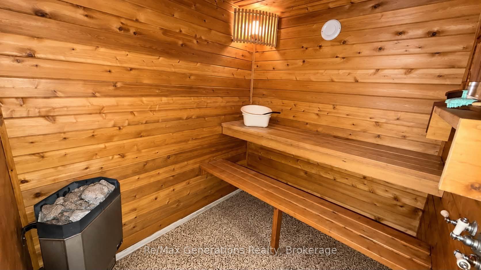 Photo 23 of 151 Iris Crescent, Thunder Bay, Dawson Heights — HOMEH