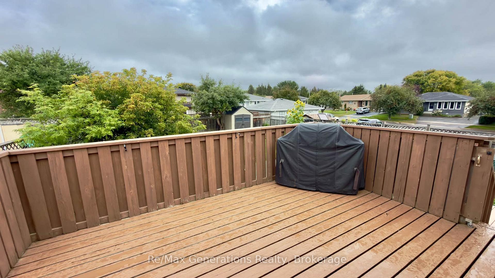 Photo 32 of 151 Iris Crescent, Thunder Bay, Dawson Heights — HOMEH