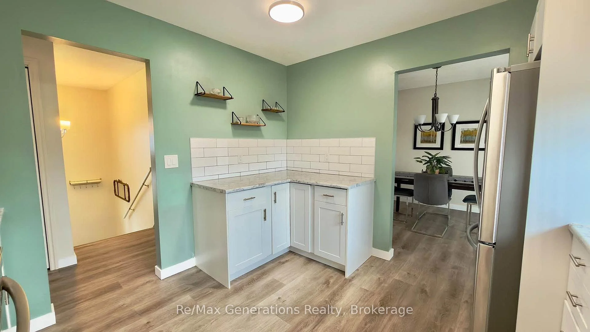 Photo 7 of 151 Iris Crescent, Thunder Bay, Dawson Heights — HOMEH