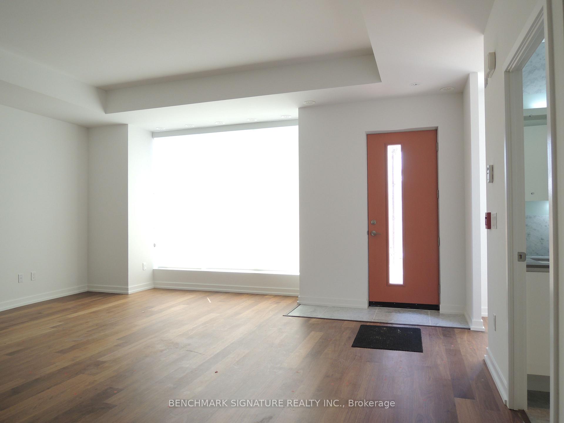 Photo 5 of Unit TH16, 113 McMahon Drive, North York, Bayview Village — HOMEH